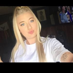 Meet your Posher, Claudia